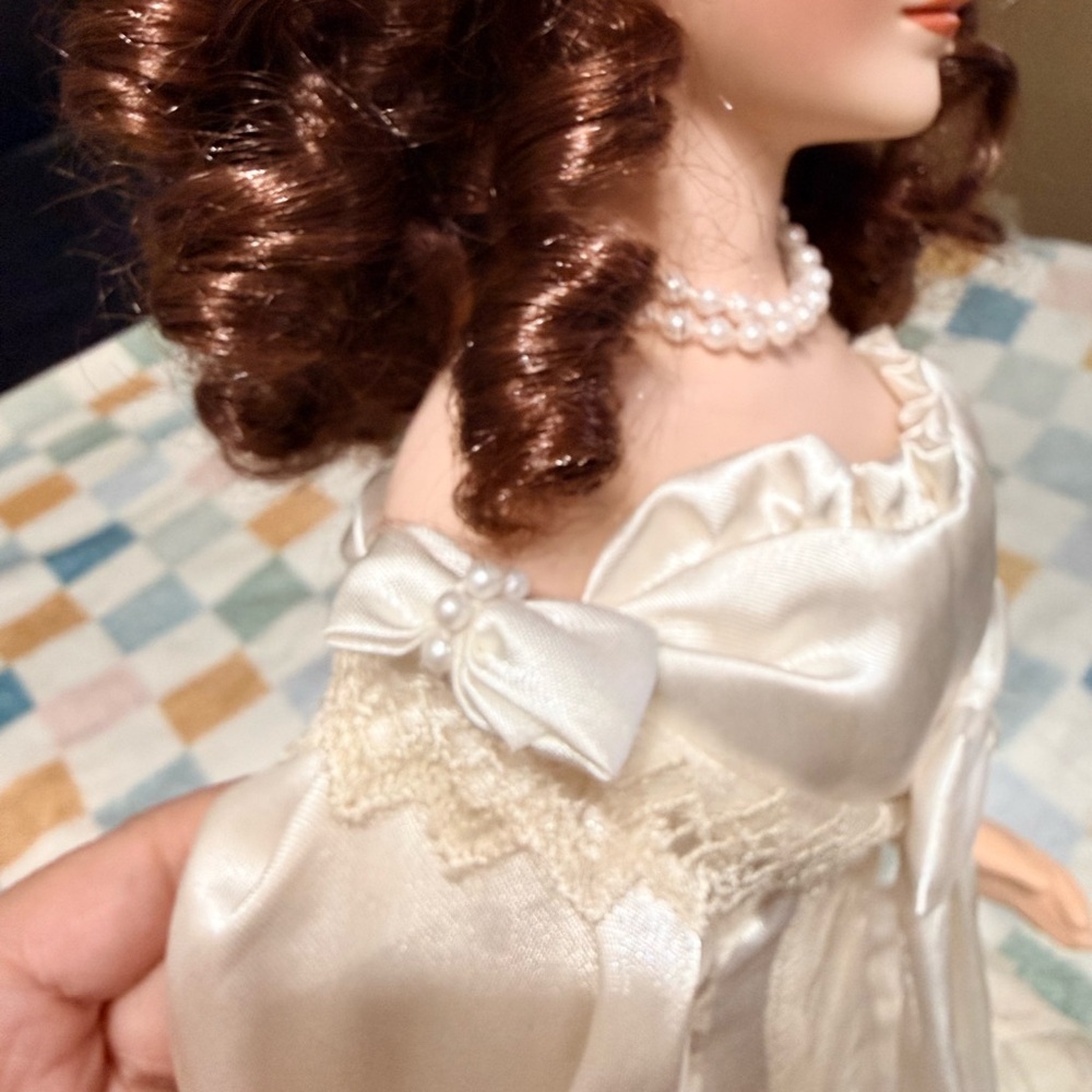 Bridal Doll - Picture 7 of 10